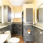 Apartamento Beautiful Expansive House With Sea Views, Large Private Bedrooms Available In Shared House Vaasa