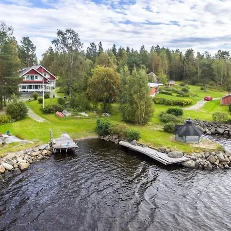 Beautiful Expansive House With Sea Views, Large Private Bedrooms Available In Shared House アパート