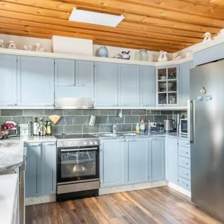 Apartment Beautiful Expansive House With Sea Views, Large Private Bedrooms Available In Shared House Vaasa