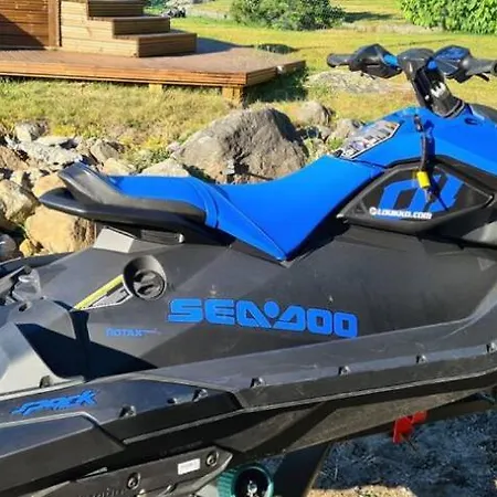 Beautiful Expansive House With Sea Views, Large Private Bedrooms Available In Shared House アパート *