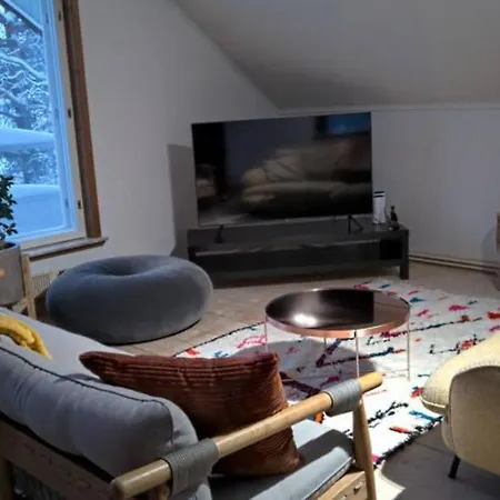 Beautiful Expansive House With Sea Views, Large Private Bedrooms Available In Shared House * 바사