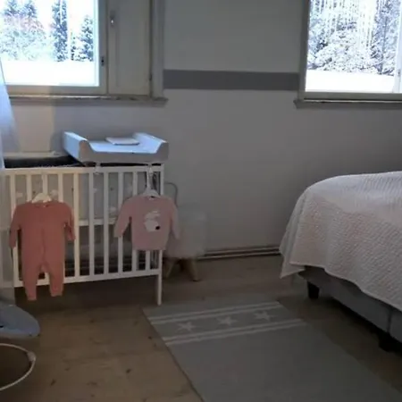 Beautiful Expansive House With Sea Views, Large Private Bedrooms Available In Shared House * ヴァーサ