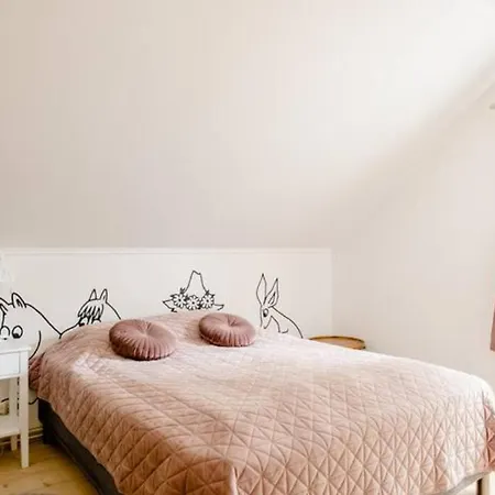 Beautiful Expansive House With Sea Views, Large Private Bedrooms Available In Shared House