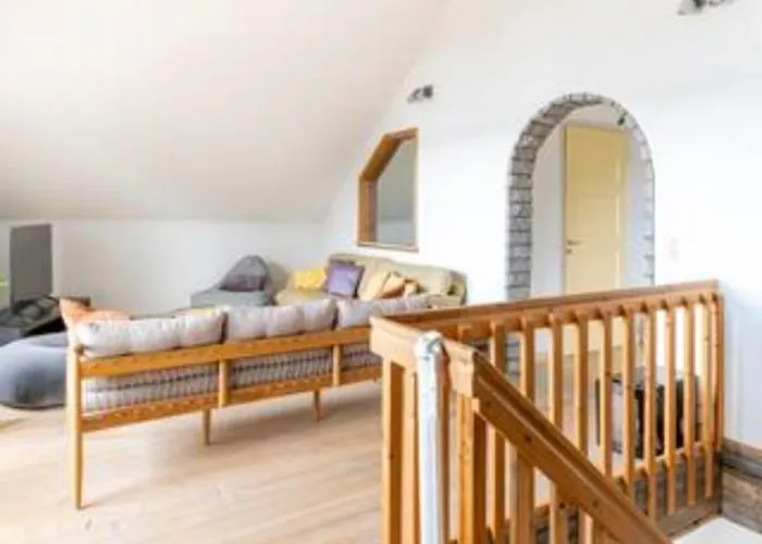 Beautiful Expansive House With Sea Views, Large Private Bedrooms Available In Shared House