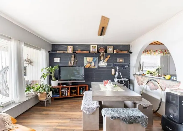 Beautiful Expansive House With Sea Views, Large Private Bedrooms Available In Shared House Vaasa