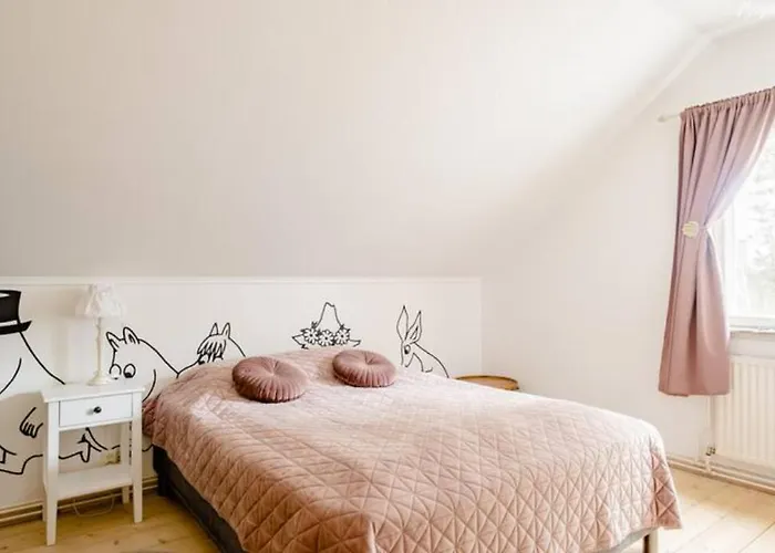 Beautiful Expansive House With Sea Views, Large Private Bedrooms Available In Shared House